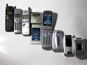 Mobile_phone_evolution_Japan1997-2004[1]
